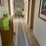Landgasthaus Jaegerhof Мини-отель Бюрен