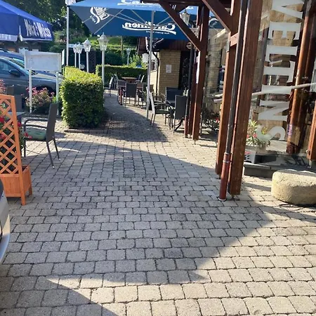 Landgasthaus Jaegerhof بورين