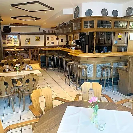 Landgasthaus Jaegerhof بورين
