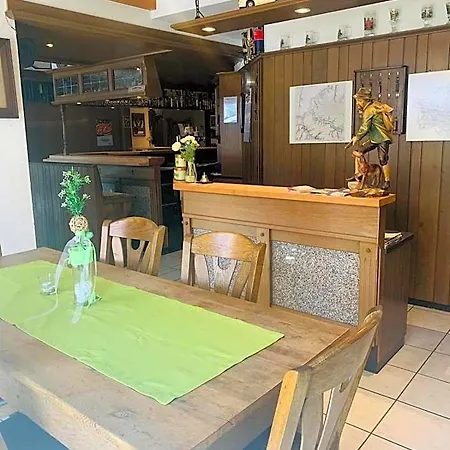 بيت ريفي Landgasthaus Jaegerhof بورين